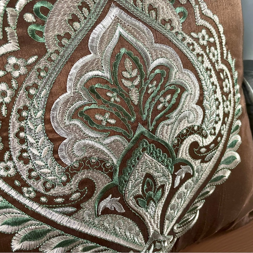 😍 NWT 3 Pretty BoHo Accent Pillows